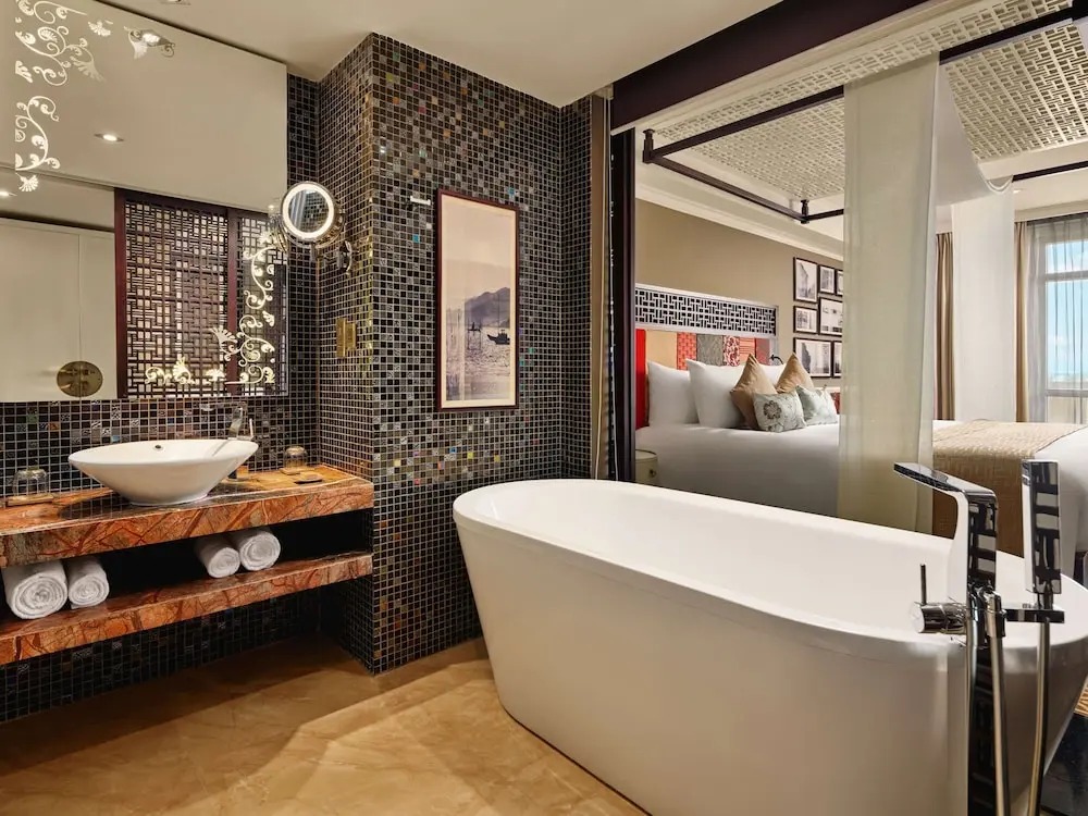 هتل ویندهام هوی آن رویال